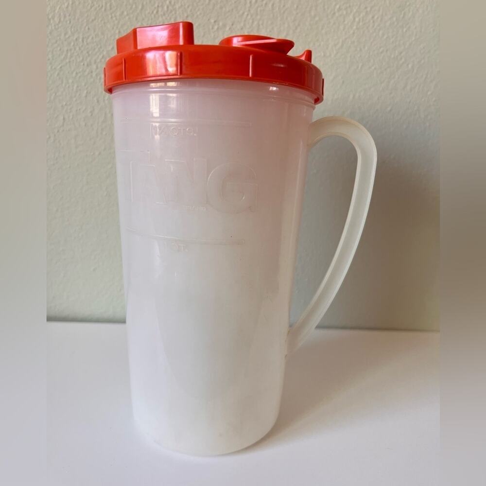 Vintage Tang Plastic Pitcher 1.5 Quart Orange White Screw on Lid